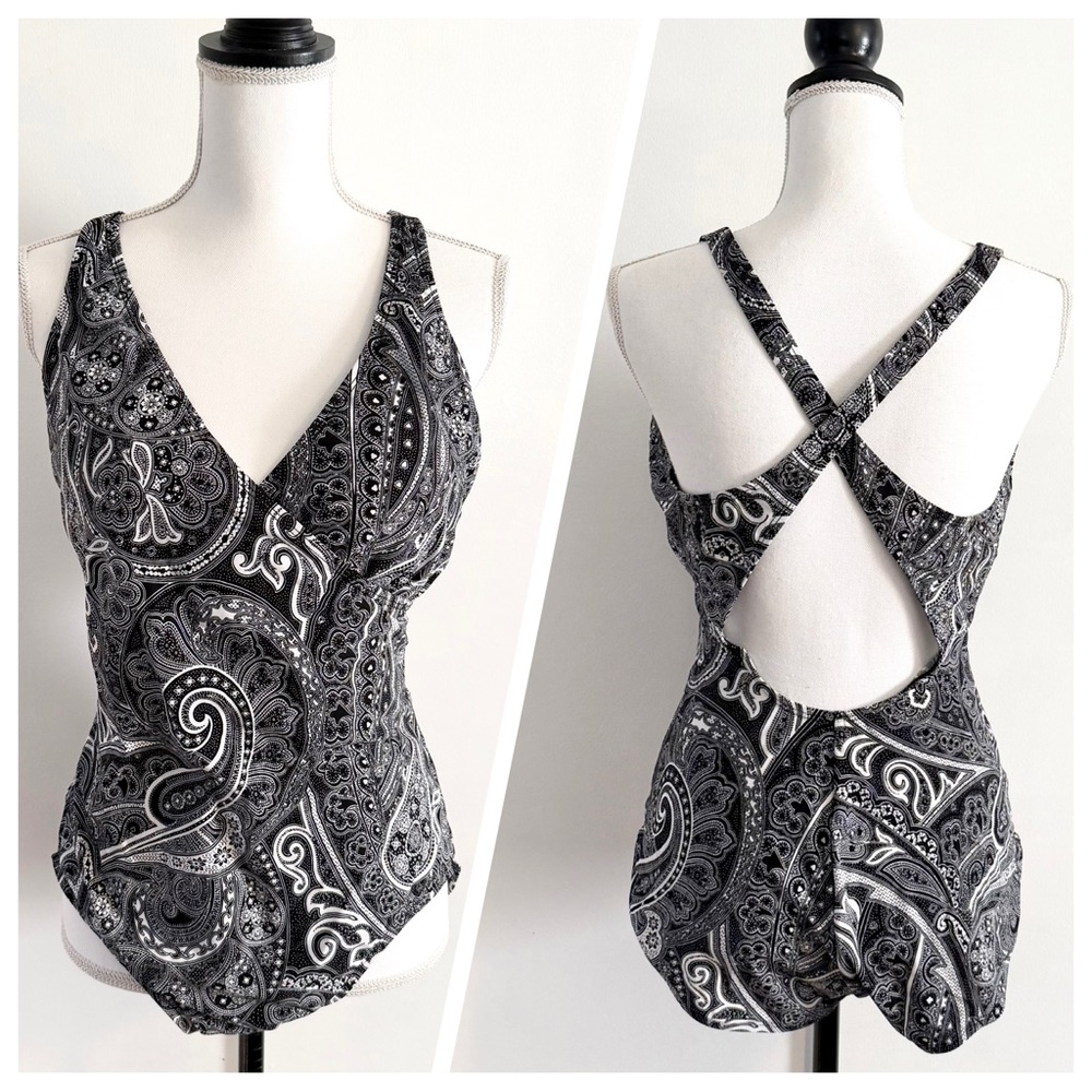 NWT Women’s SPEEDO Shaping Printed V Neck One Piece Swimsuit